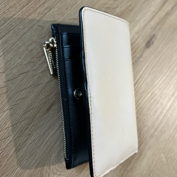 Kate spade wallet - Picture 2 of 4